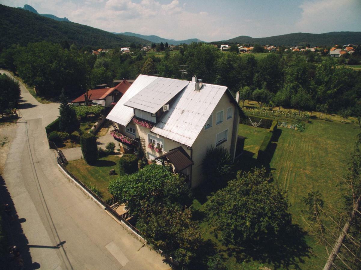 Apartman Belin Ogulin Exteriör bild