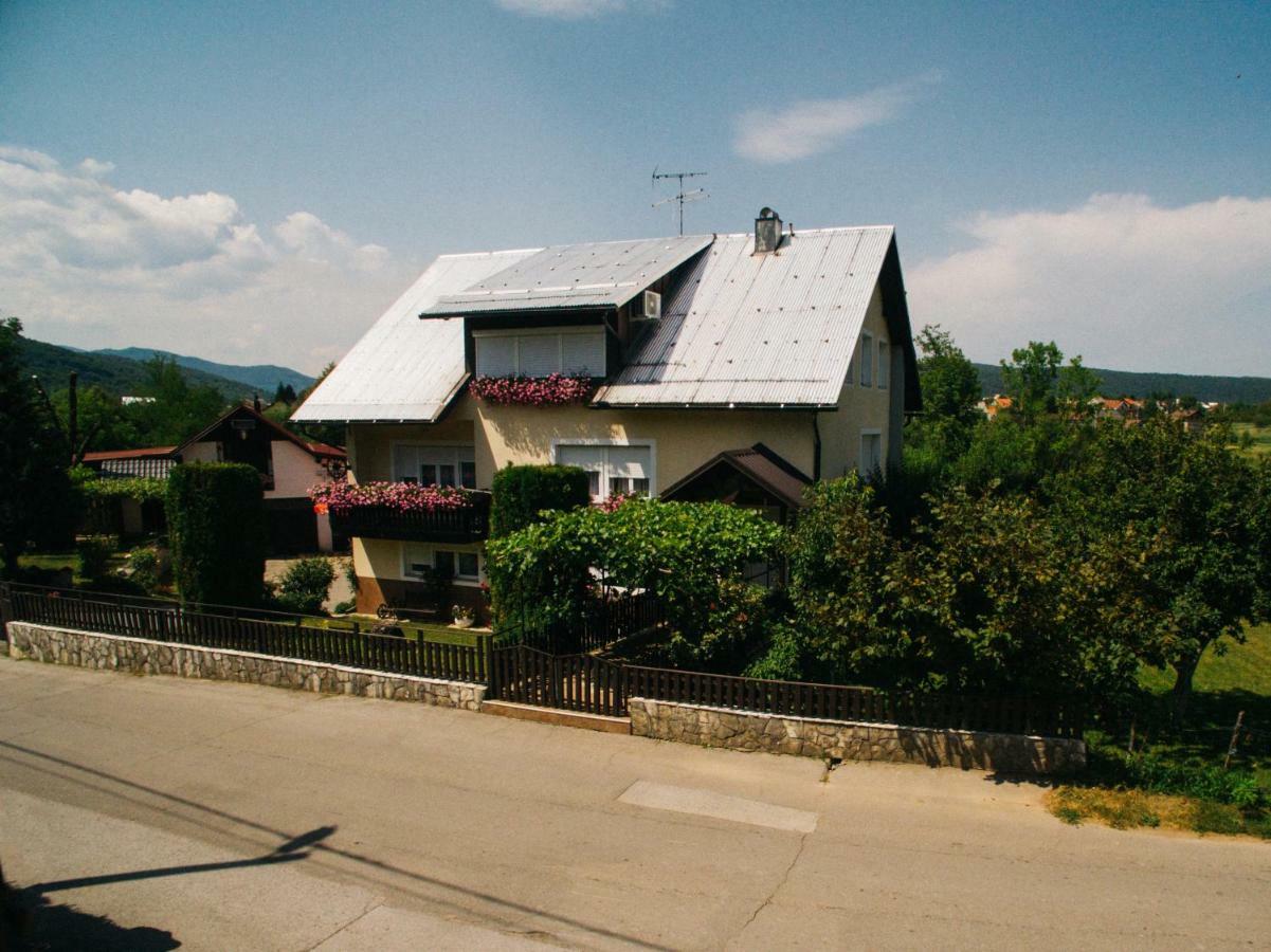 Apartman Belin Ogulin Exteriör bild