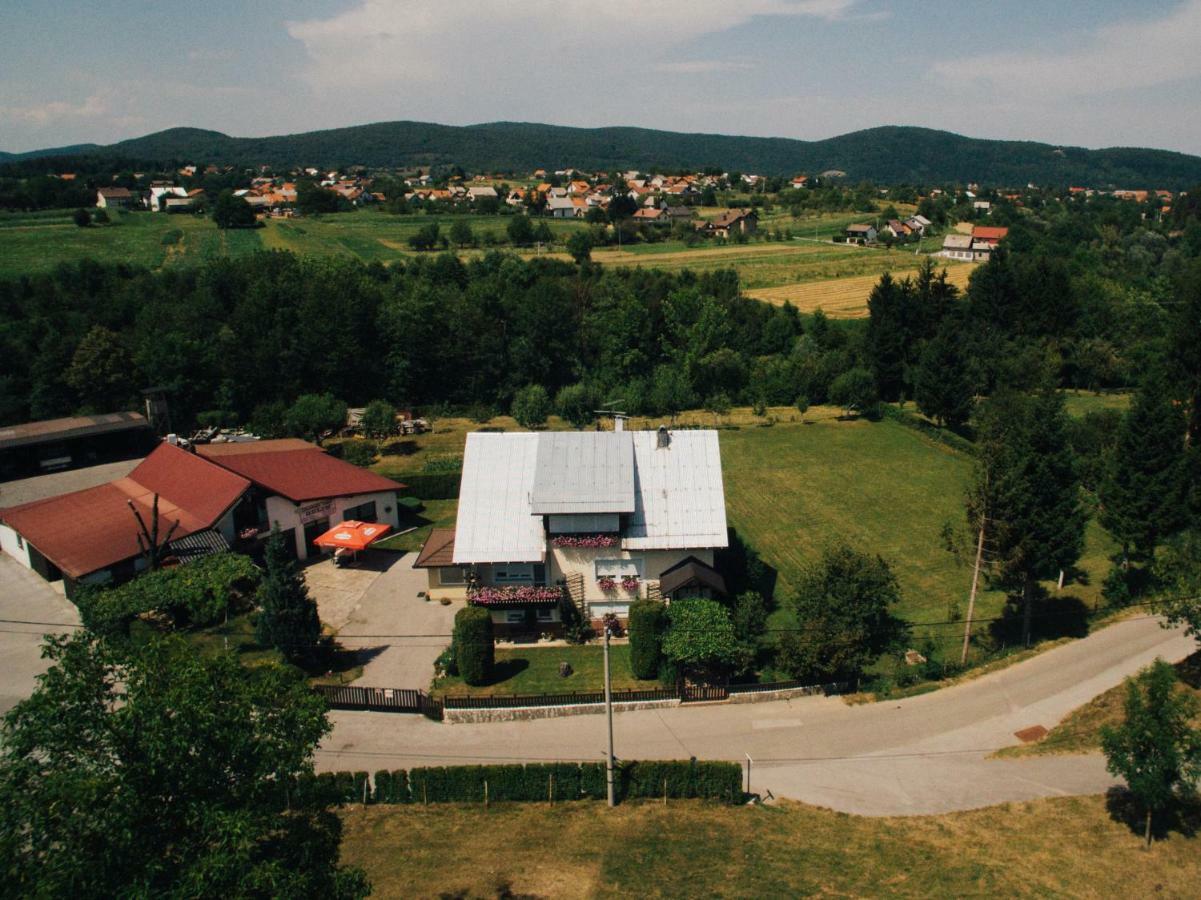 Apartman Belin Ogulin Exteriör bild