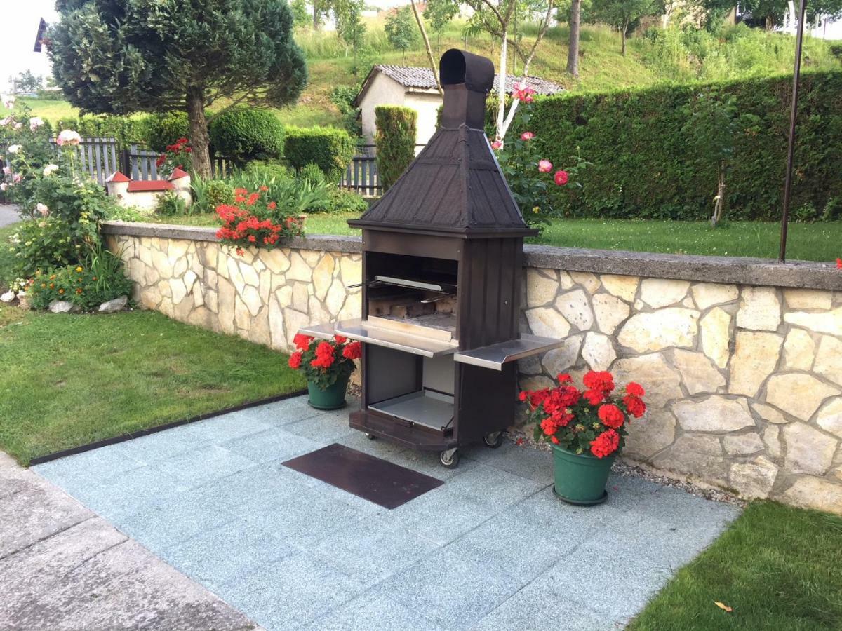 Apartman Belin Ogulin Exteriör bild